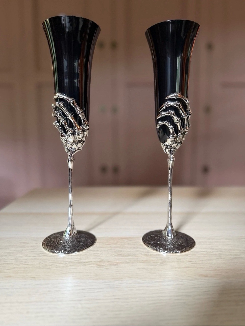 POTTERY BARN Skeleton Hand Black Champagne Flute Bar SET OF 4 HALLOWEEN - Picture 2 of 8